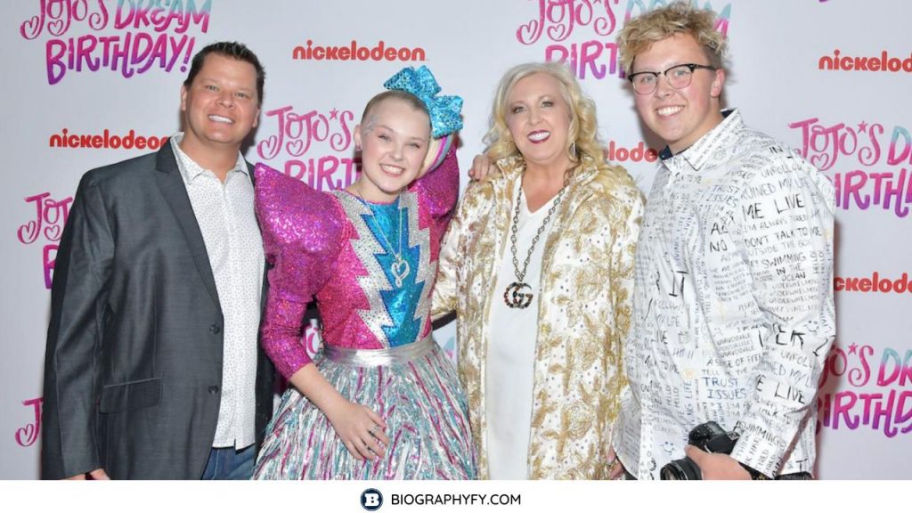 Jojo Siwa Family